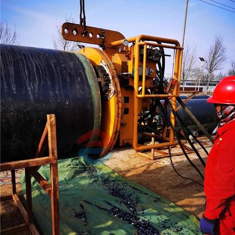 Oil and gas pipeline construction docking device