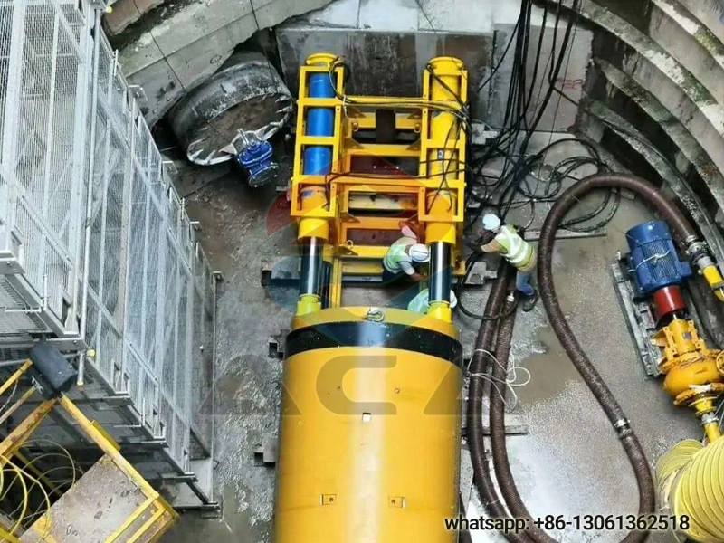 Pipe jacking machine